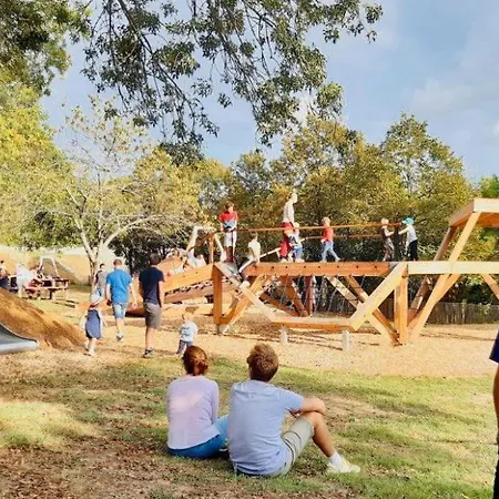 Au Bord De La Sevre Nantaise Апартаменты