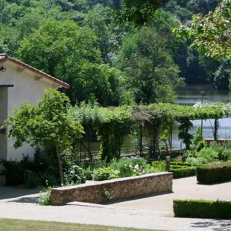 Au Bord De La Sevre Nantaise Апартаменты