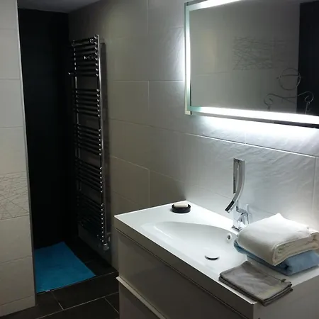 Au Bord De La Sevre Nantaise Апартаменты *